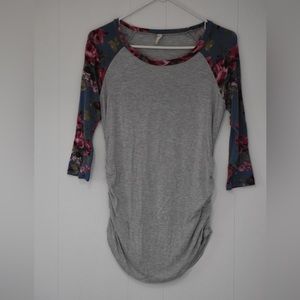 Maternity Gray and Floral Raglan Ruched Shirt Top